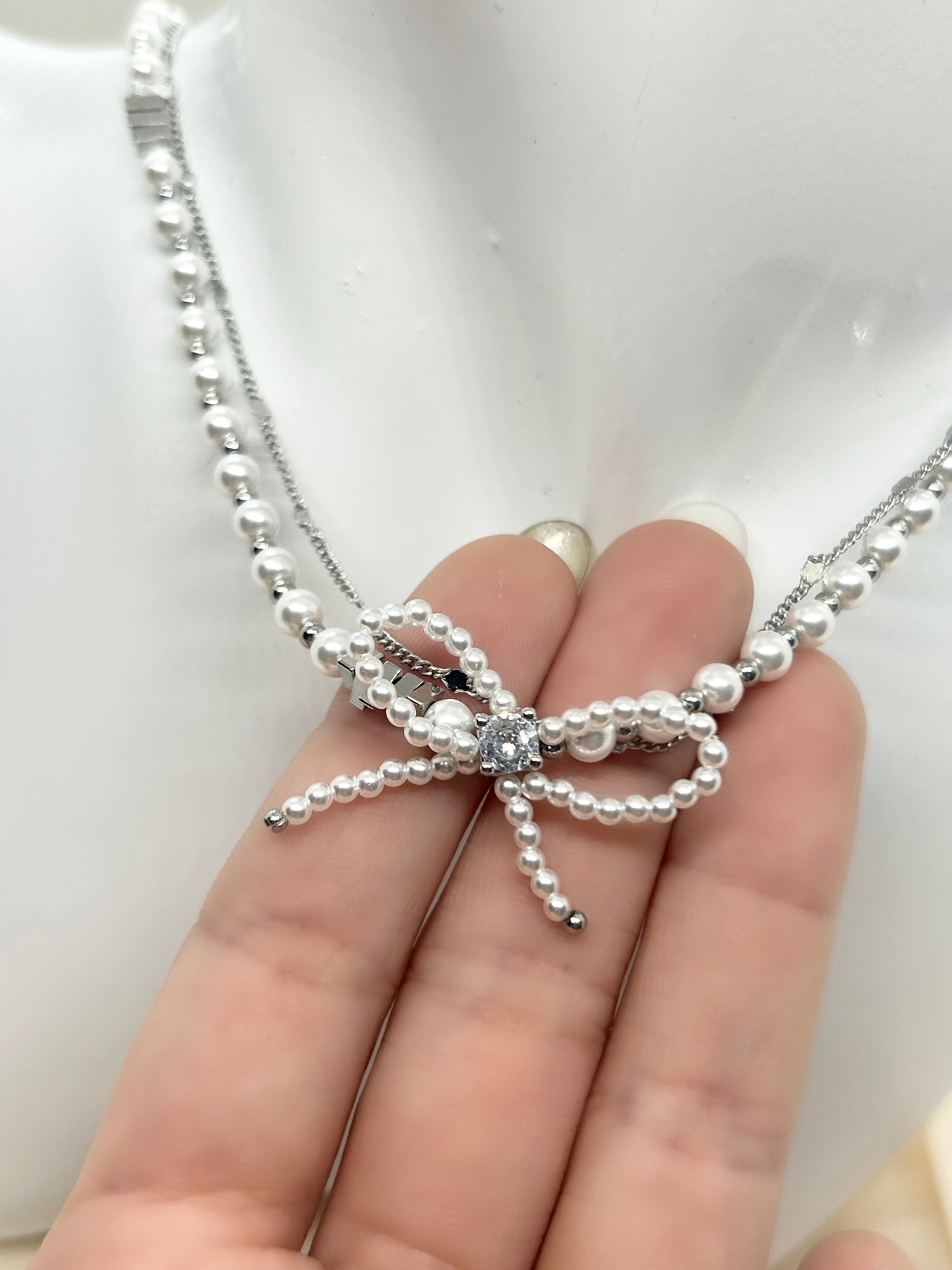 Dreamy Pearl Ribbon Necklace